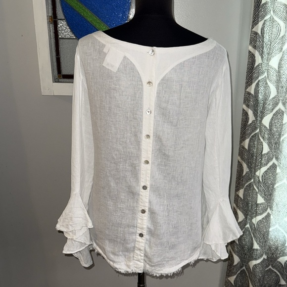Finley 100% Linen Bell Cuff Button Back Blouse Size Small - Picture 3 of 7